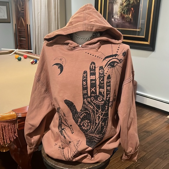 Urban Outfitters Hoodie 💄💋 - Picture 2 of 11